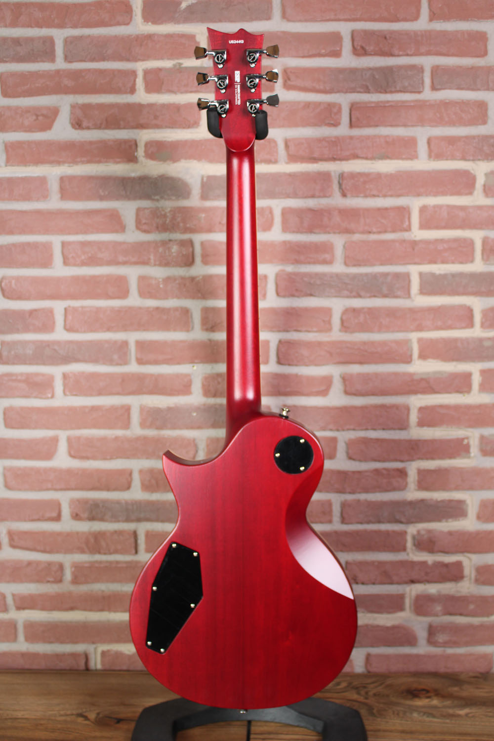 USA Eclipse Open  Grain Amber Cherry Sunburst